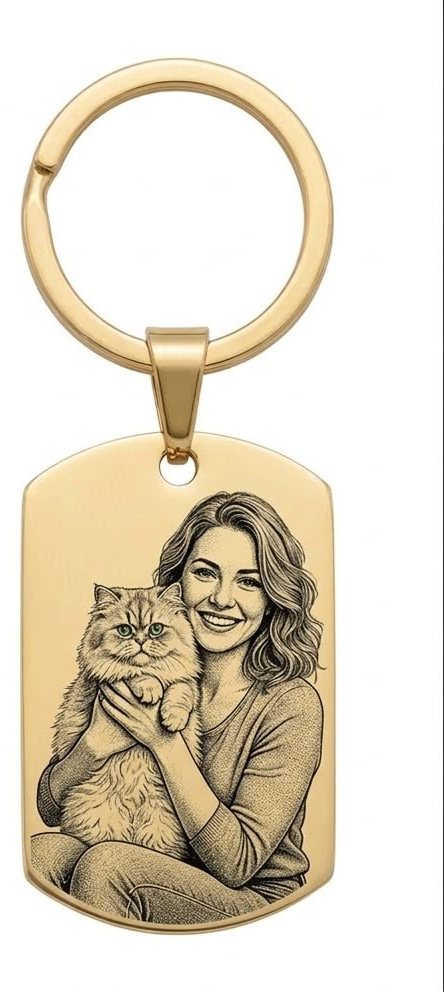 Chaveiro oval dourado com gravação de foto